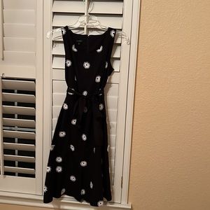 Talbots black and white sleeveless midi dress that never been worn